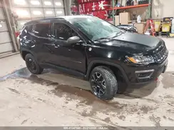 3C4NJDDB2KT645731 2019 JEEP COMPASS