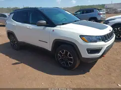 3C4NJDDB2KT650525 2019 JEEP COMPASS