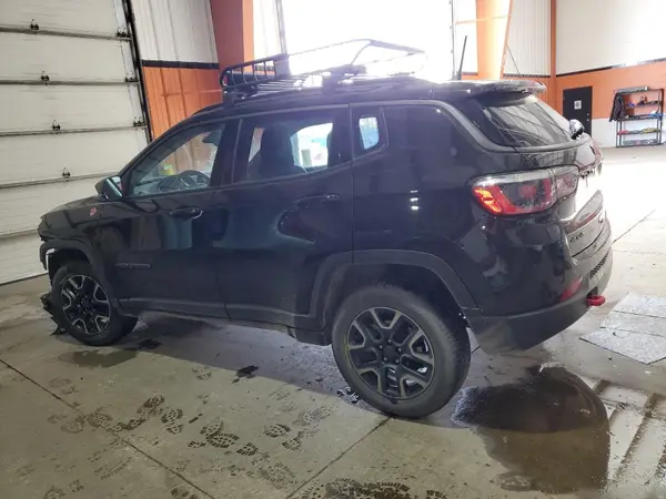 3C4NJDDB2KT666935 2019 JEEP COMPASS - Image 2