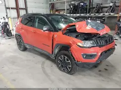 3C4NJDDB2KT668152 2019 JEEP COMPASS
