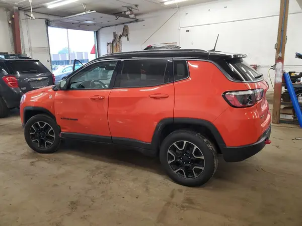 3C4NJDDB2KT668197 2019 JEEP COMPASS - Image 2