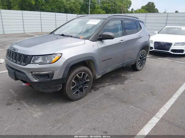 3C4NJDDB2KT668815 2019 JEEP COMPASS - Image 2