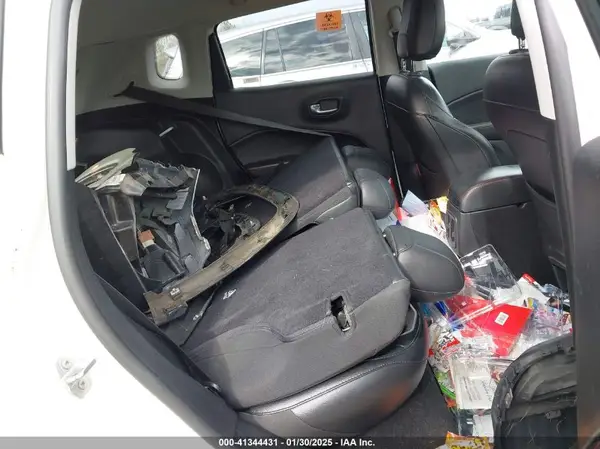 3C4NJDDB2KT671066 2019 JEEP COMPASS - Image 8