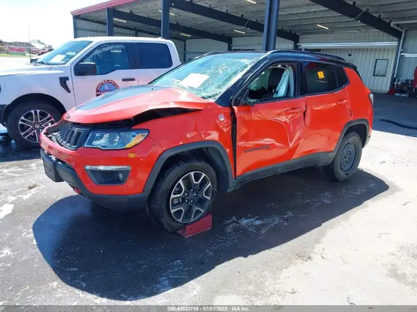 3C4NJDDB2KT690488 2019 JEEP COMPASS - Image 2