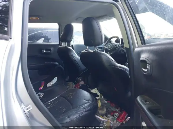 3C4NJDDB2KT722047 2019 JEEP COMPASS - Image 8