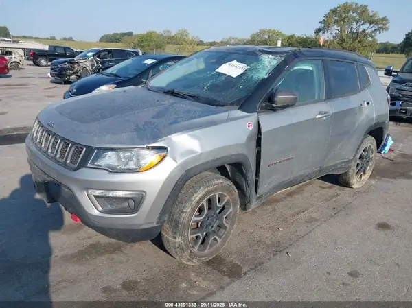 3C4NJDDB2KT722257 2019 JEEP COMPASS - Image 2