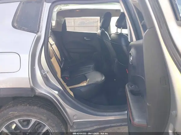3C4NJDDB2KT722257 2019 JEEP COMPASS - Image 8