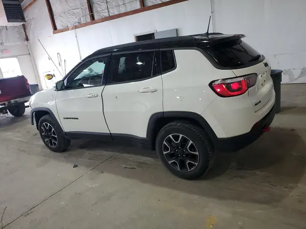 3C4NJDDB2KT739530 2019 JEEP COMPASS - Image 2