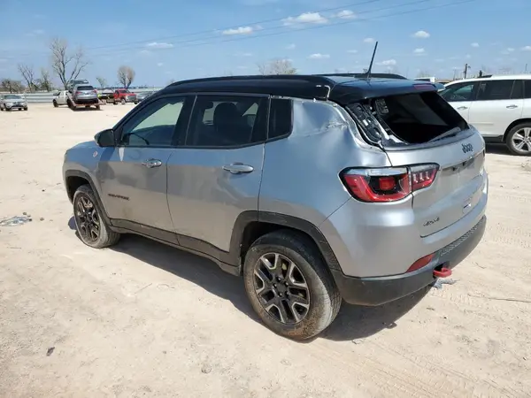 3C4NJDDB2KT739673 2019 JEEP COMPASS - Image 2