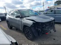 3C4NJDDB2KT739690 2019 JEEP COMPASS