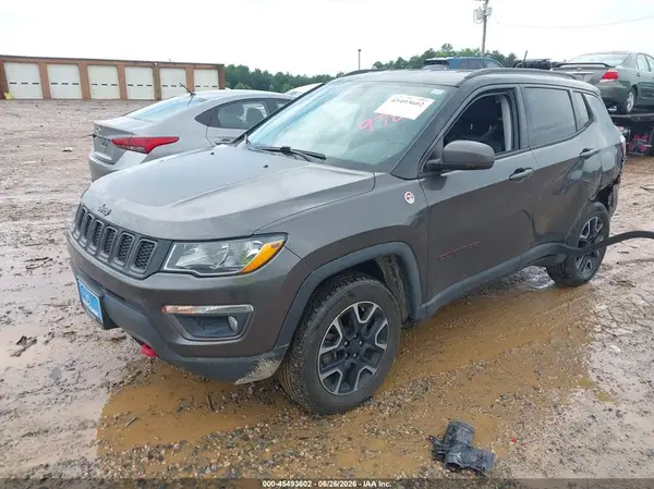 3C4NJDDB2KT739785 2019 JEEP COMPASS - Image 2