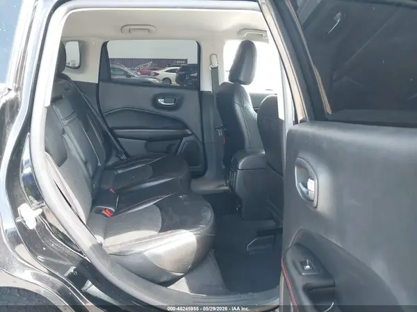 3C4NJDDB2KT748115 2019 JEEP COMPASS - Image 8