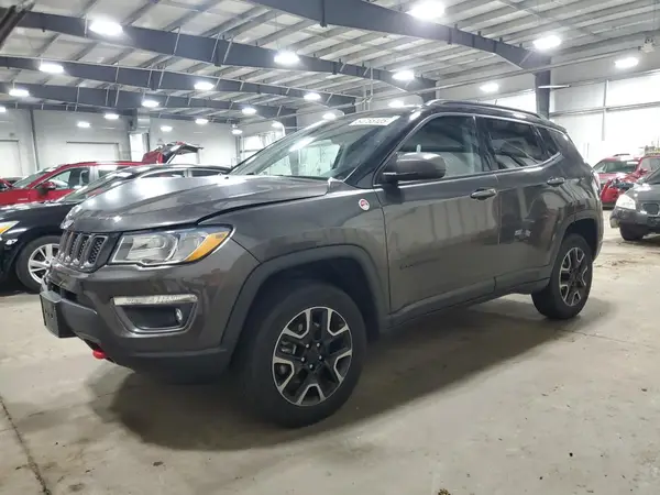 3C4NJDDB2KT752469 2019 JEEP COMPASS - Image 1