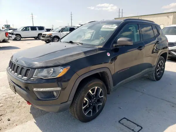 3C4NJDDB2KT765576 2019 JEEP COMPASS - Image 1