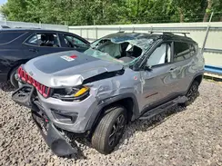 3C4NJDDB2KT765724 2019 JEEP COMPASS