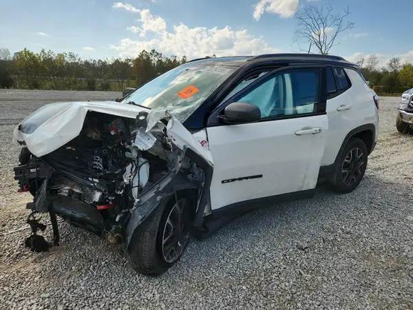 3C4NJDDB2KT766632 2019 JEEP COMPASS - Image 1