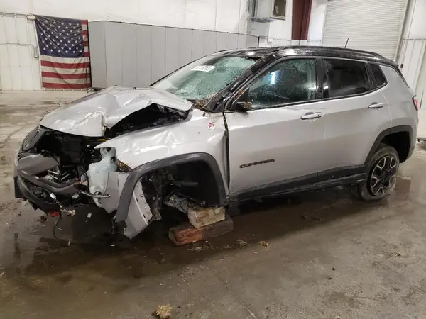 3C4NJDDB2KT772222 2019 JEEP COMPASS - Image 1