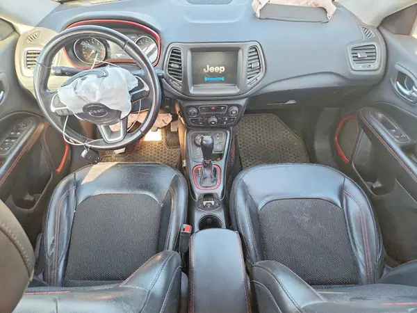 3C4NJDDB2KT786265 2019 JEEP COMPASS - Image 8