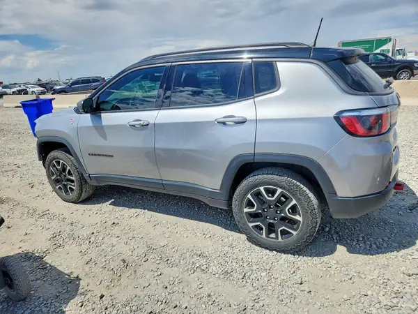3C4NJDDB2KT790395 2019 JEEP COMPASS - Image 2