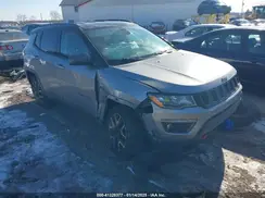 3C4NJDDB2KT811486 2019 JEEP COMPASS