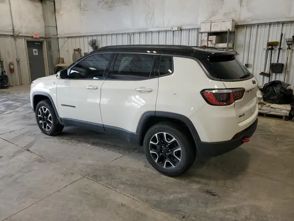 3C4NJDDB2KT835304 2019 JEEP COMPASS - Image 2