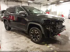 3C4NJDDB2KT838235 2019 JEEP COMPASS