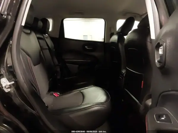 3C4NJDDB2KT838235 2019 JEEP COMPASS - Image 8