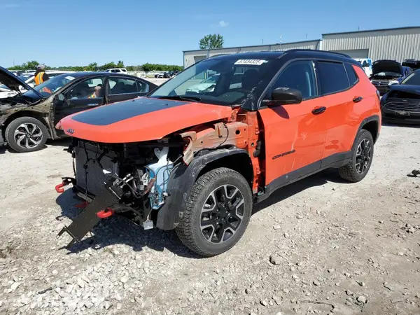 3C4NJDDB2LT108889 2020 JEEP COMPASS - Image 1
