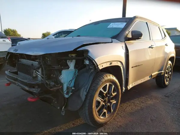 3C4NJDDB2LT123845 2020 JEEP COMPASS - Image 2