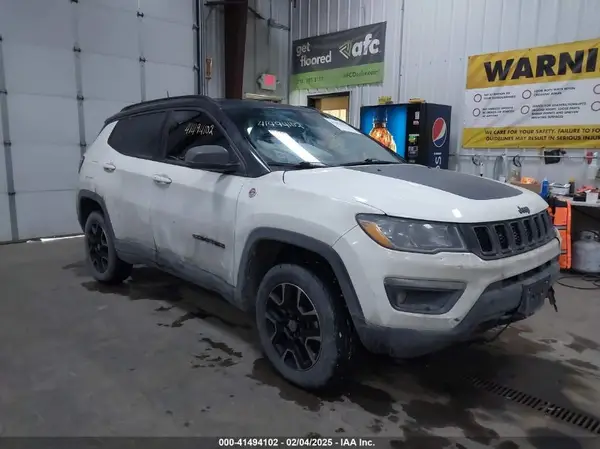 3C4NJDDB2LT214629 2020 JEEP COMPASS - Image 1