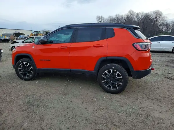 3C4NJDDB2MT525253 2021 JEEP COMPASS - Image 2