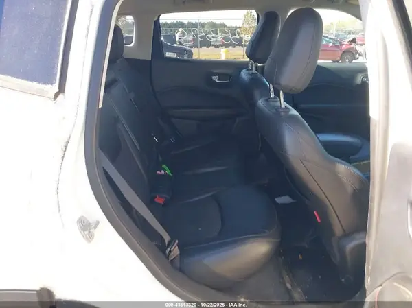 3C4NJDDB2MT572296 2021 JEEP COMPASS - Image 8