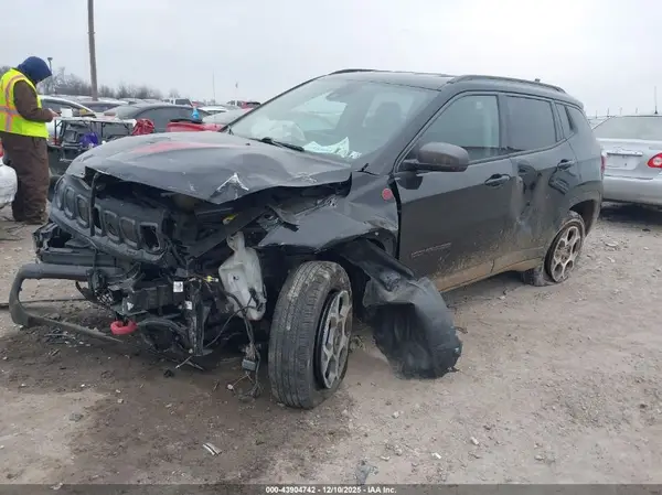 3C4NJDDB2NT114632 2022 JEEP COMPASS - Image 2