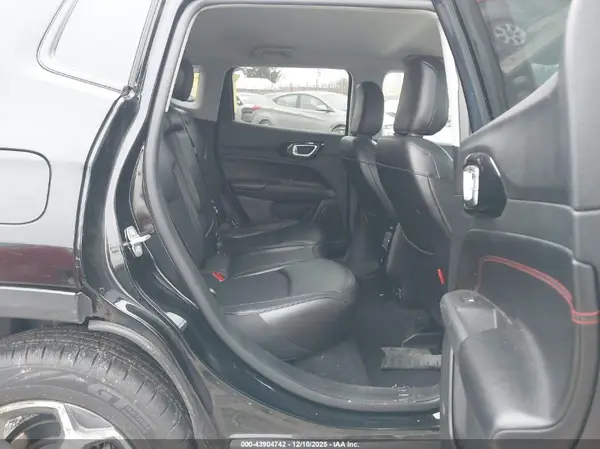 3C4NJDDB2NT114632 2022 JEEP COMPASS - Image 8