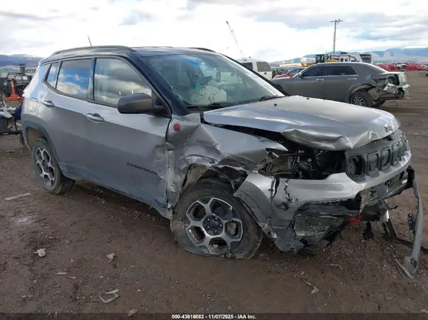 3C4NJDDB2NT192151 2022 JEEP COMPASS - Image 1
