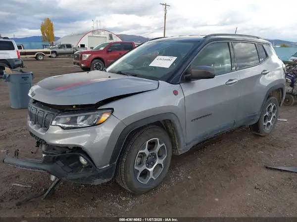 3C4NJDDB2NT192151 2022 JEEP COMPASS - Image 2