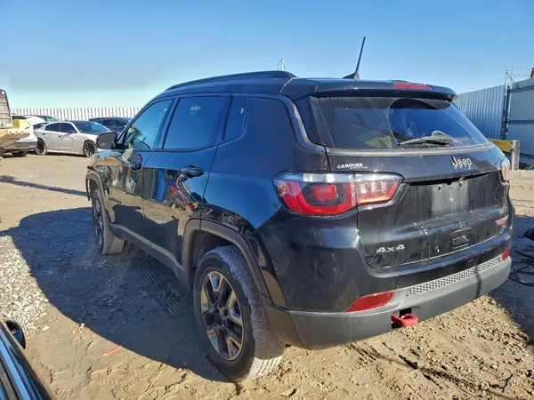 3C4NJDDB3HT666001 2017 JEEP COMPASS - Image 2