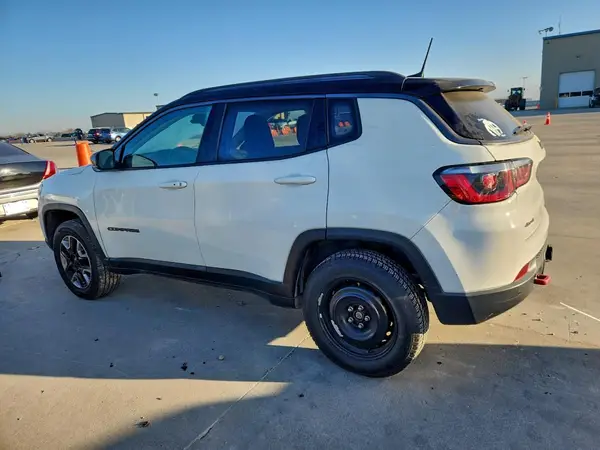 3C4NJDDB3HT667701 2017 JEEP COMPASS - Image 2