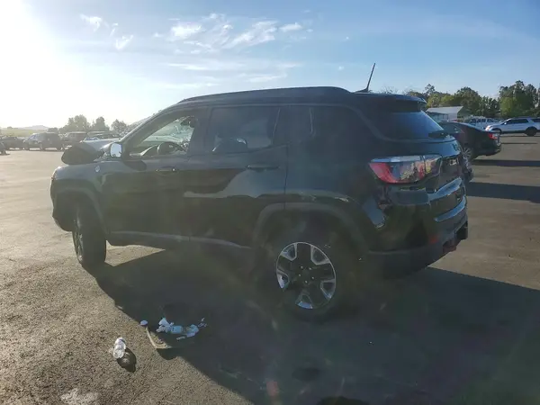 3C4NJDDB3JT115282 2018 JEEP COMPASS - Image 2