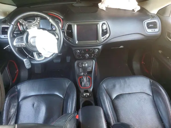 3C4NJDDB3JT115282 2018 JEEP COMPASS - Image 8