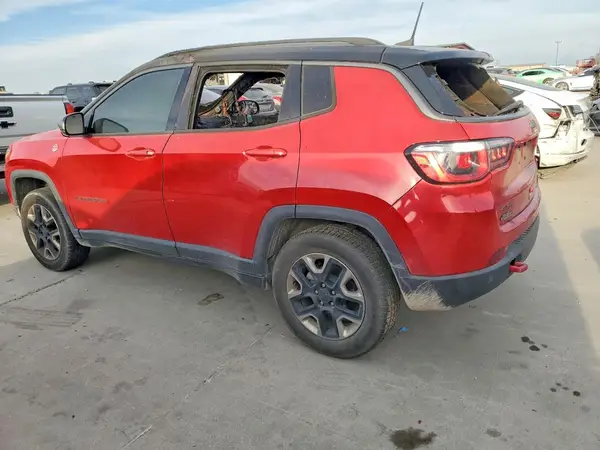 3C4NJDDB3JT129506 2018 JEEP COMPASS - Image 2