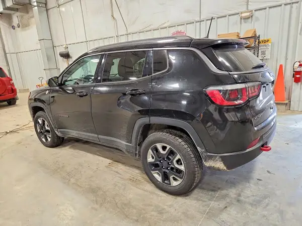 3C4NJDDB3JT144216 2018 JEEP COMPASS - Image 2