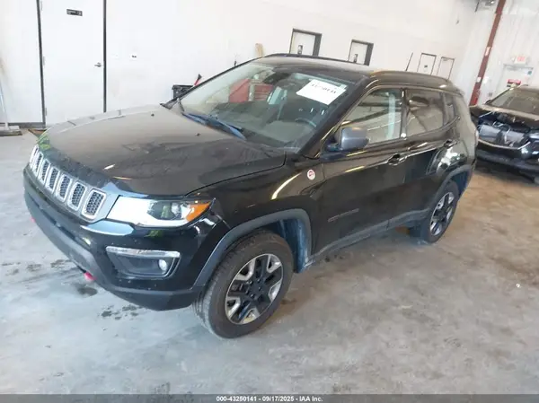 3C4NJDDB3JT147262 2018 JEEP COMPASS - Image 2