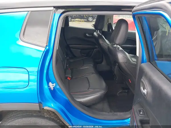 3C4NJDDB3JT169102 2018 JEEP COMPASS - Image 8