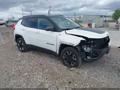 3C4NJDDB3JT185302 2018 JEEP COMPASS