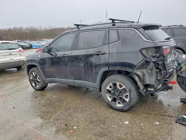 3C4NJDDB3JT200221 2018 JEEP COMPASS - Image 2