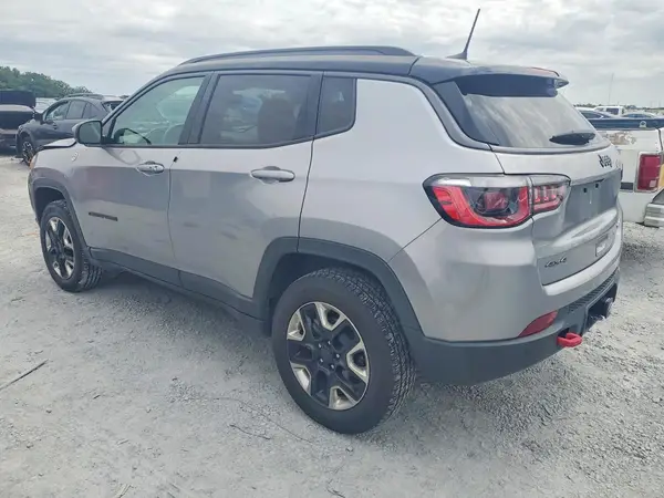 3C4NJDDB3JT201112 2018 JEEP COMPASS - Image 2