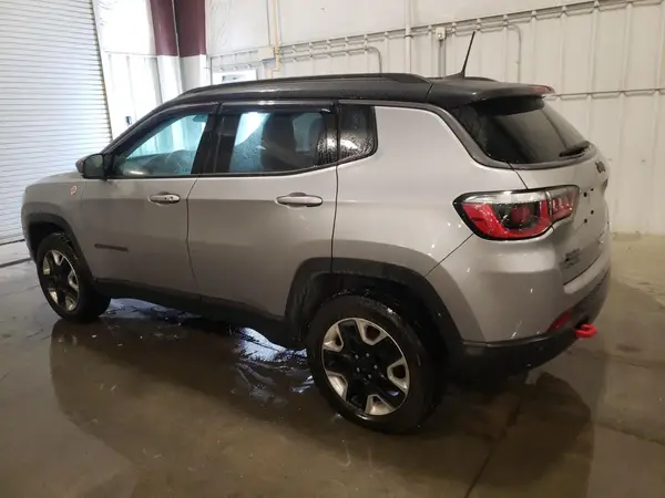 3C4NJDDB3JT210389 2018 JEEP COMPASS - Image 2