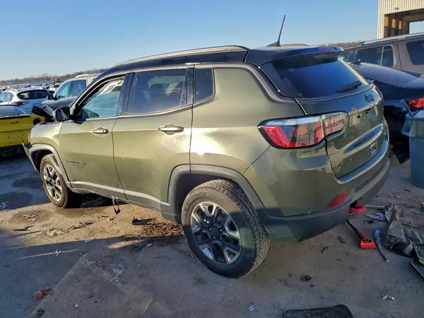 3C4NJDDB3JT210537 2018 JEEP COMPASS - Image 2