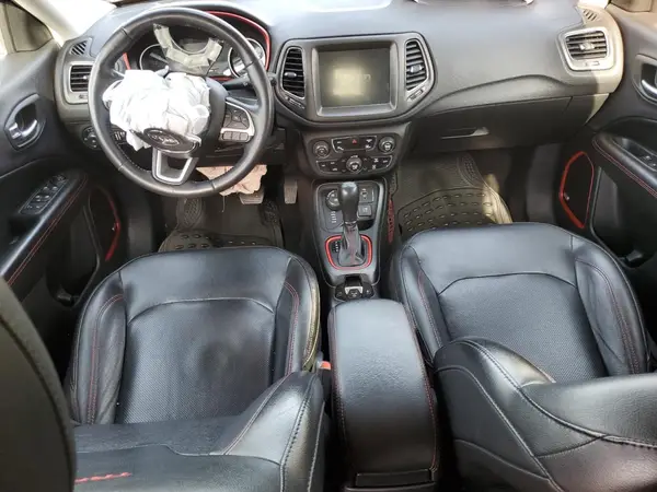 3C4NJDDB3JT320861 2018 JEEP COMPASS - Image 8